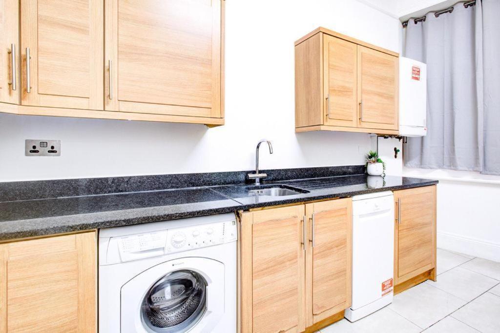 Marble Arch Beautiful Four Bedroom