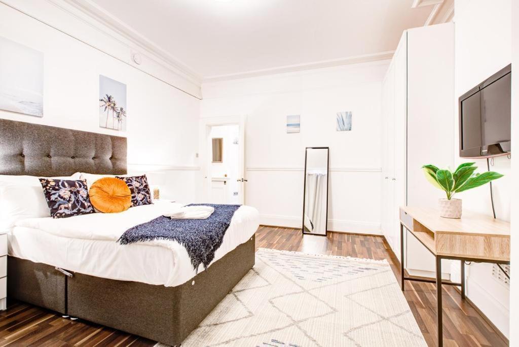 Apartment Marble Arch Beautiful Four Bedroom London