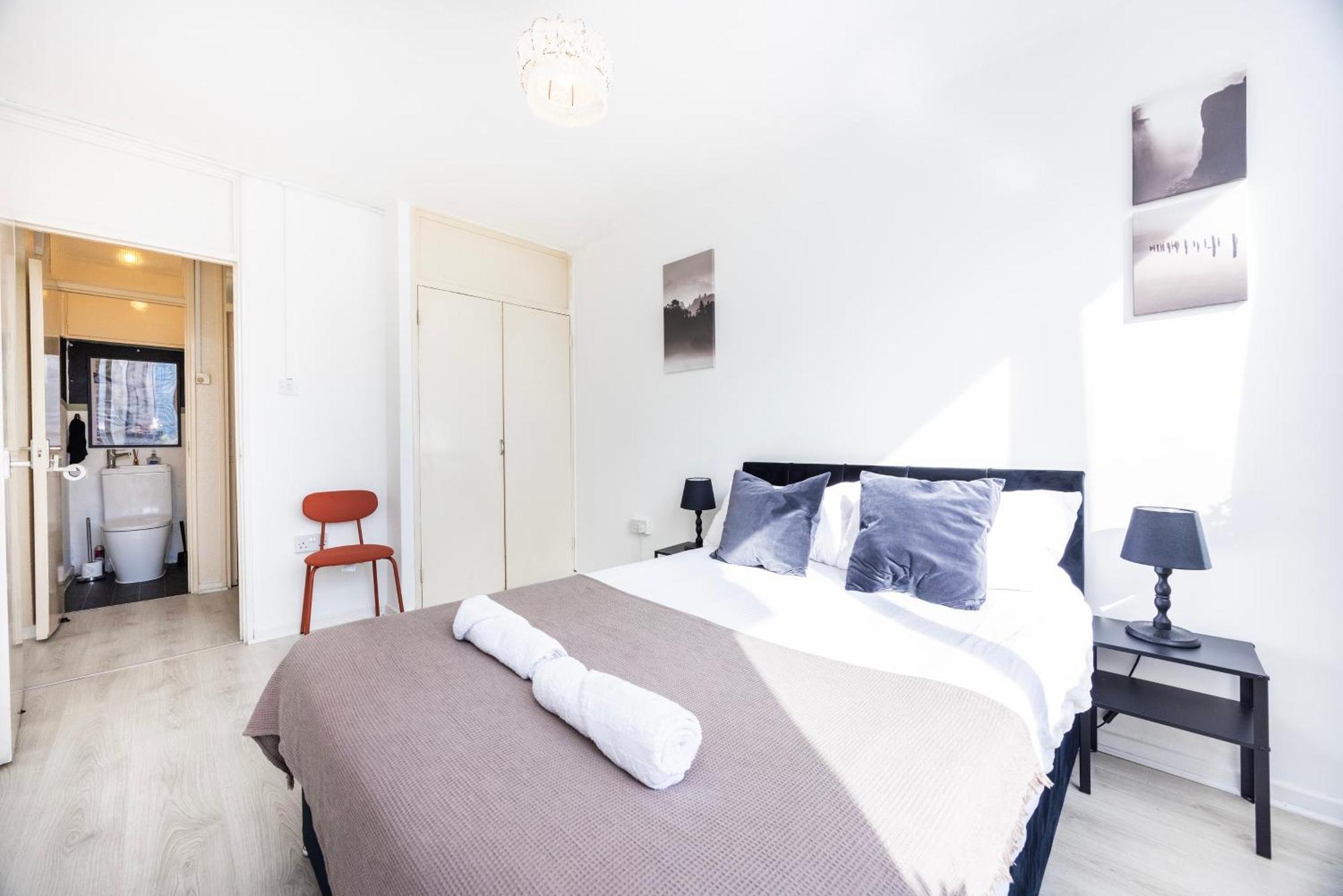 Poplar - Sleep 4-5 - Ideal For Business Travellers & Contractors - Near Canary Wharf And Dlr Station - Parking Tickets Available On Request Apartamento