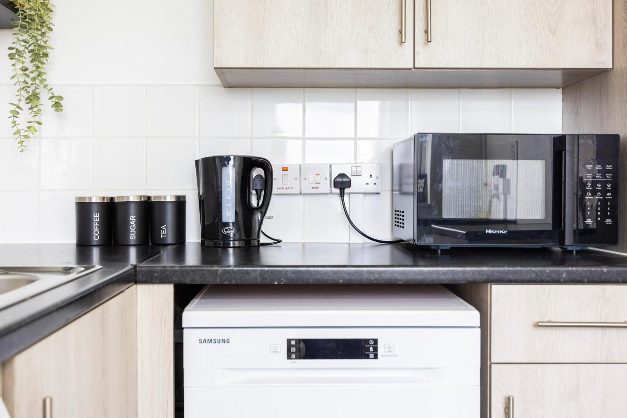 Apartamento Poplar - Sleep 4-5 - Ideal For Business Travellers & Contractors - Near Canary Wharf And Dlr Station - Parking Tickets Available On Request