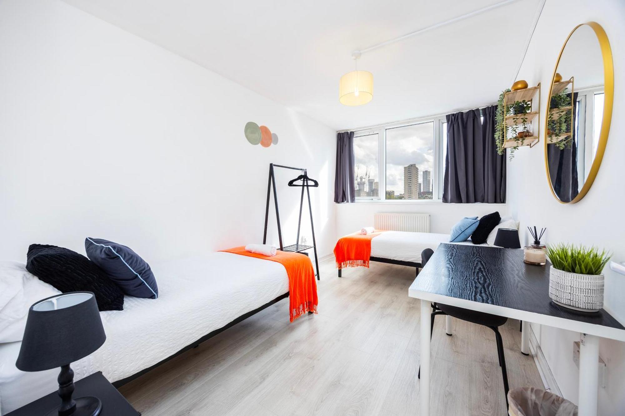 Poplar - Sleep 4-5 - Ideal For Business Travellers & Contractors - Near Canary Wharf And Dlr Station - Parking Tickets Available On Request Apartamento Londres
