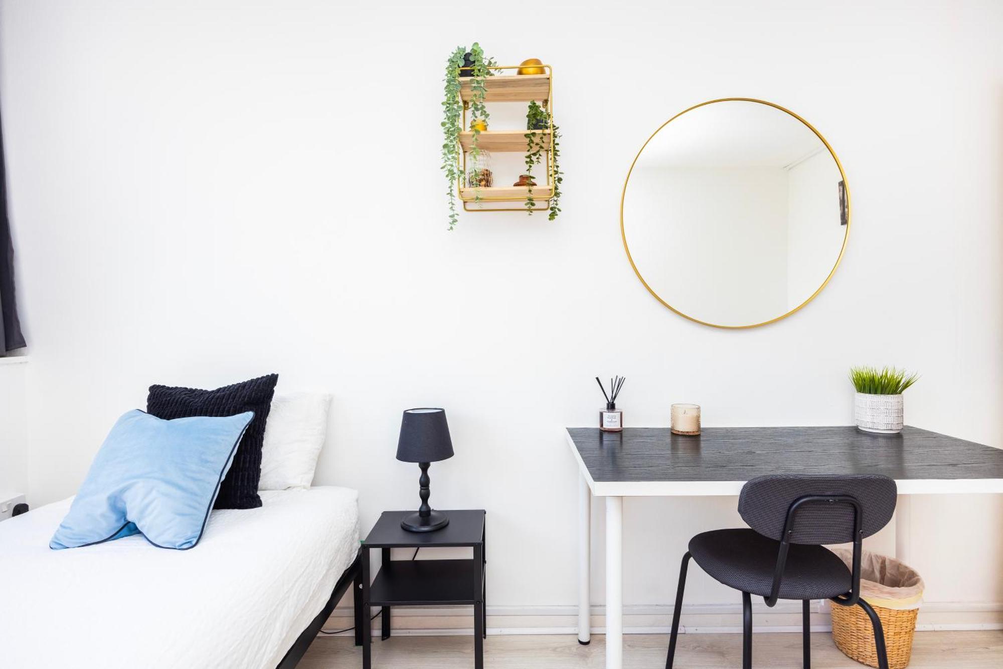 Apartamento Poplar - Sleep 4-5 - Ideal For Business Travellers & Contractors - Near Canary Wharf And Dlr Station - Parking Tickets Available On Request Londres