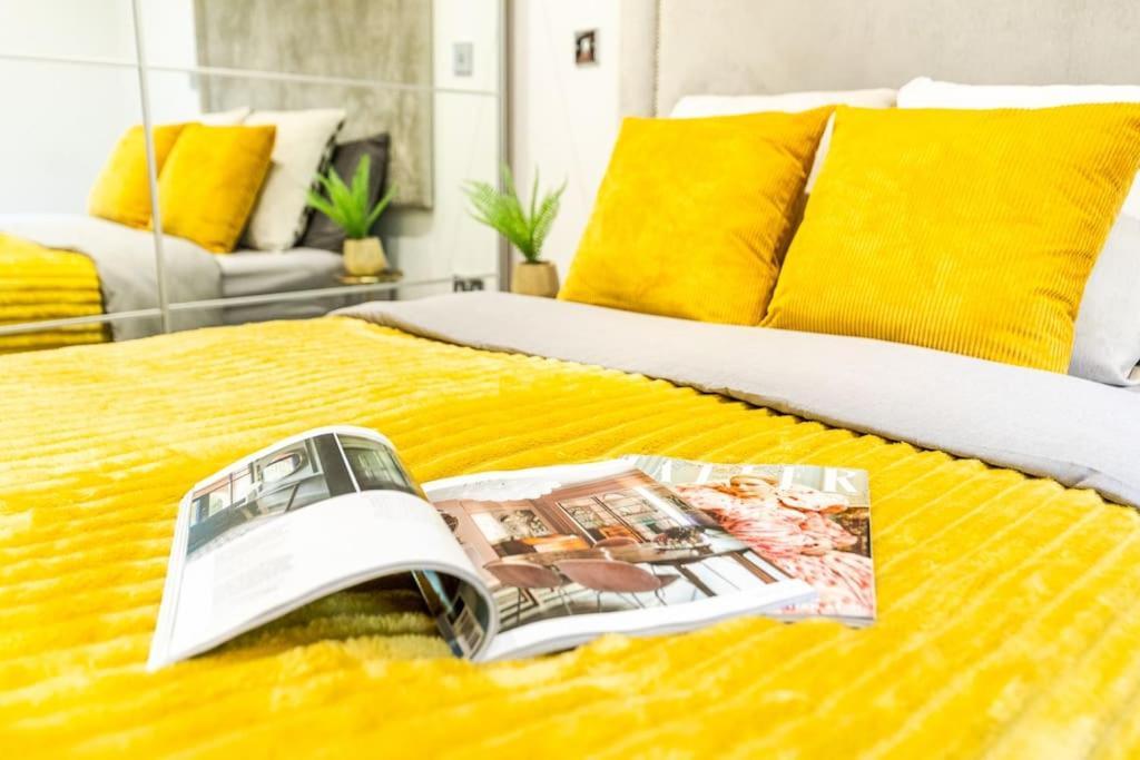 Elegant In The Heart Of Chelsea Sleeps 7 * London