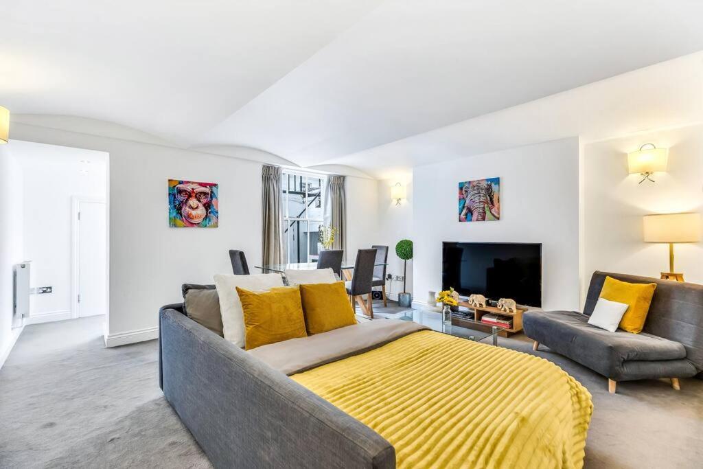 Apartment Elegant In The Heart Of Chelsea Sleeps 7 London