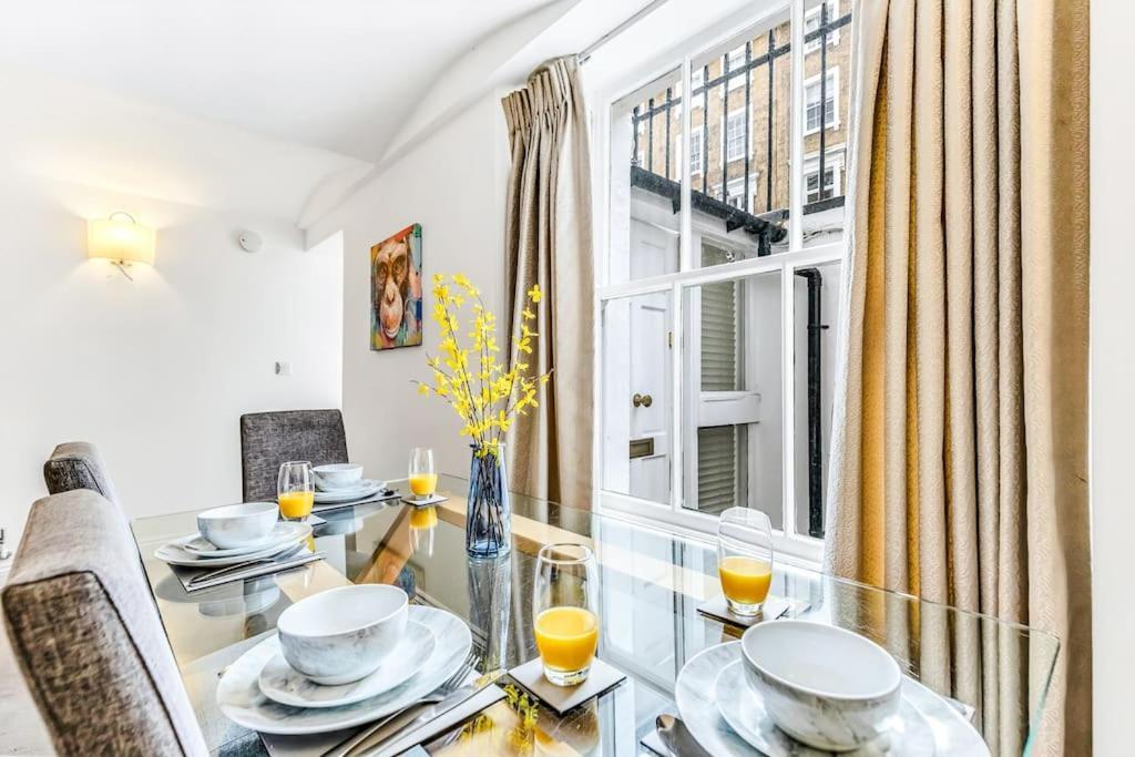 Elegant In The Heart Of Chelsea Sleeps 7 London