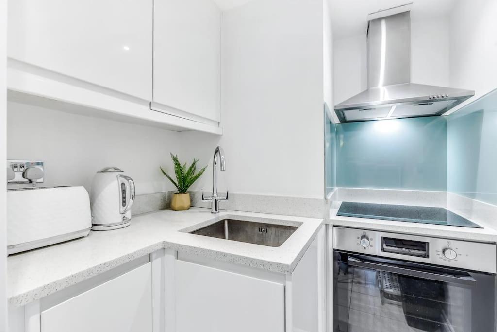 Elegant In The Heart Of Chelsea Sleeps 7 Apartment