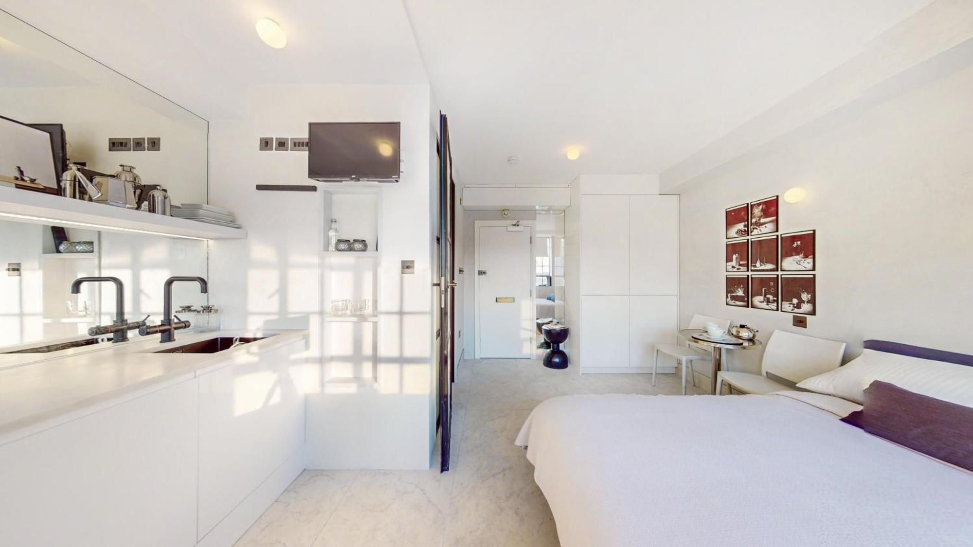 Apartment Sloane Cloisters