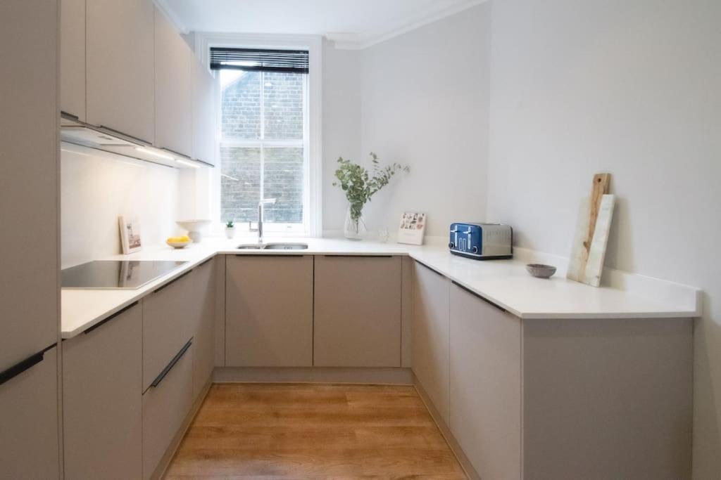 Charming 2bed In The Center Apartment *