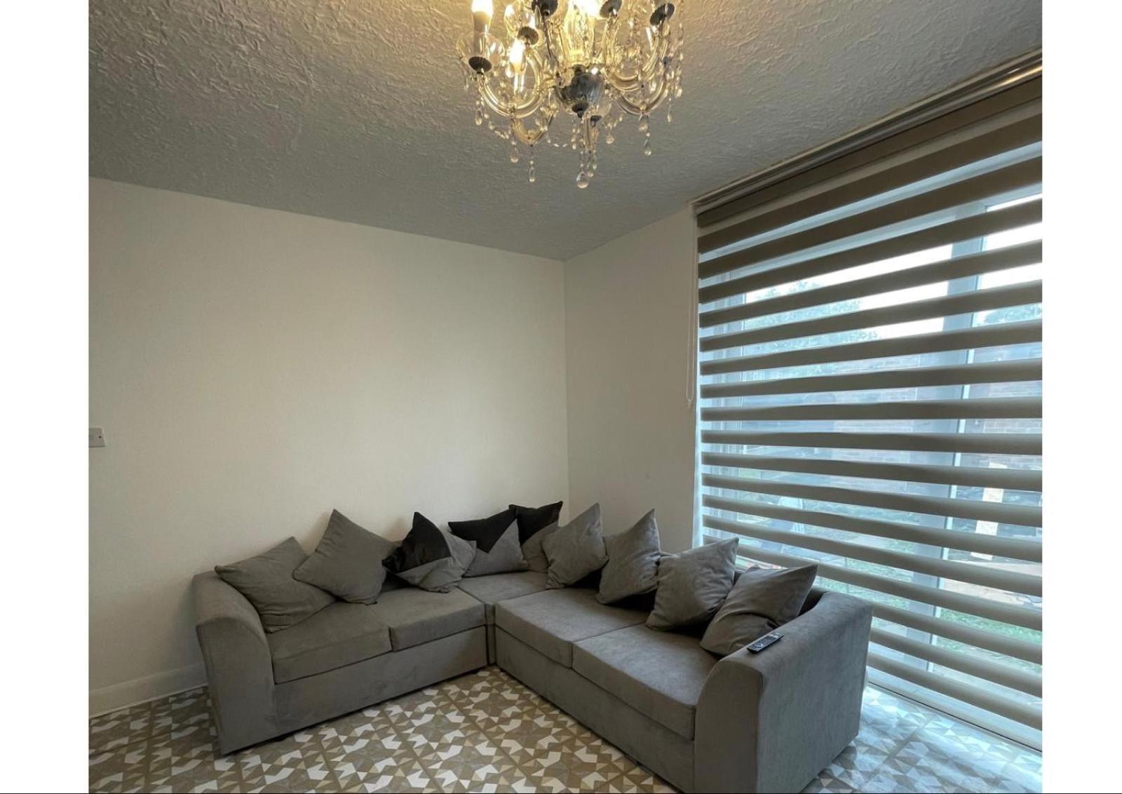 Lovely Spacious 3 Bedroom House With Sofa Bed, 30 Minutes From Casa de férias Londres