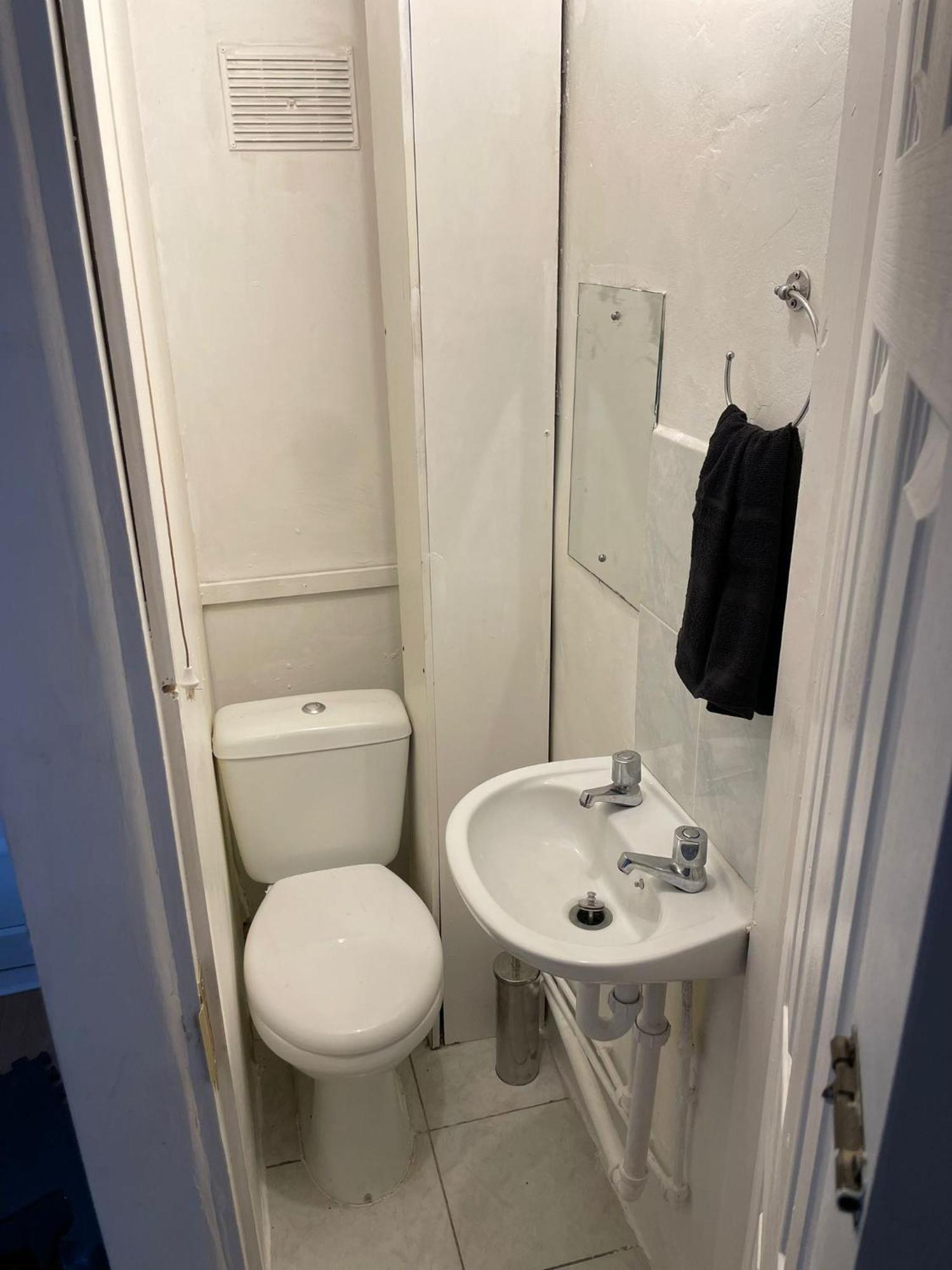 Lovely Spacious 3 Bedroom House With Sofa Bed, 30 Minutes From Londres
