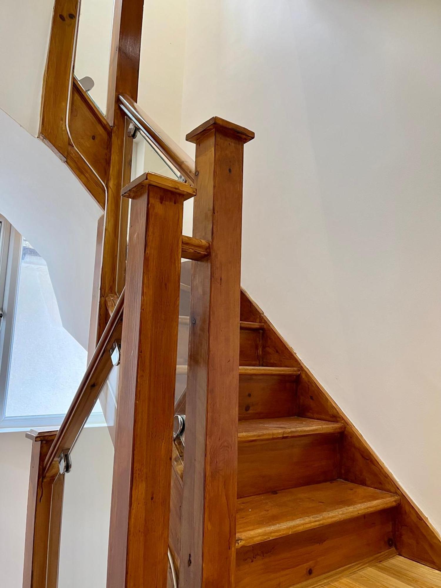 Ridge Hill House Homestay London