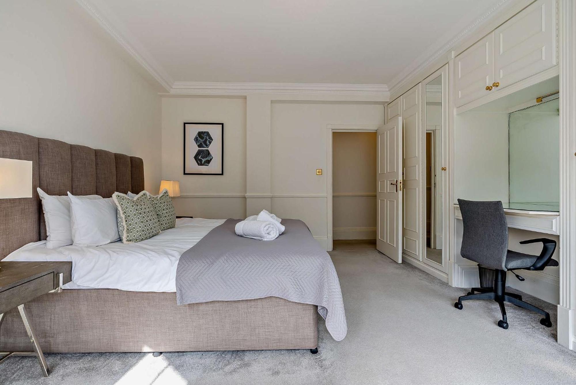 Strathmore Court London