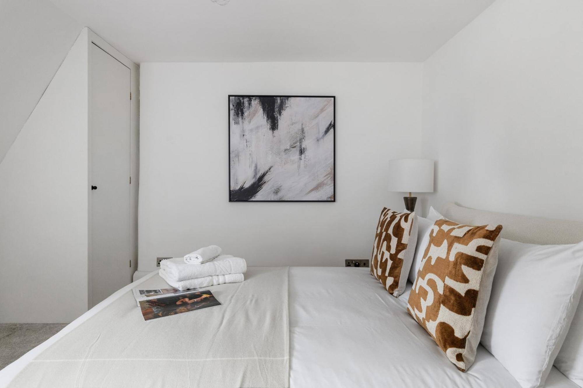 Serenity Escape - La Reserve Knightsbridge Apartment London