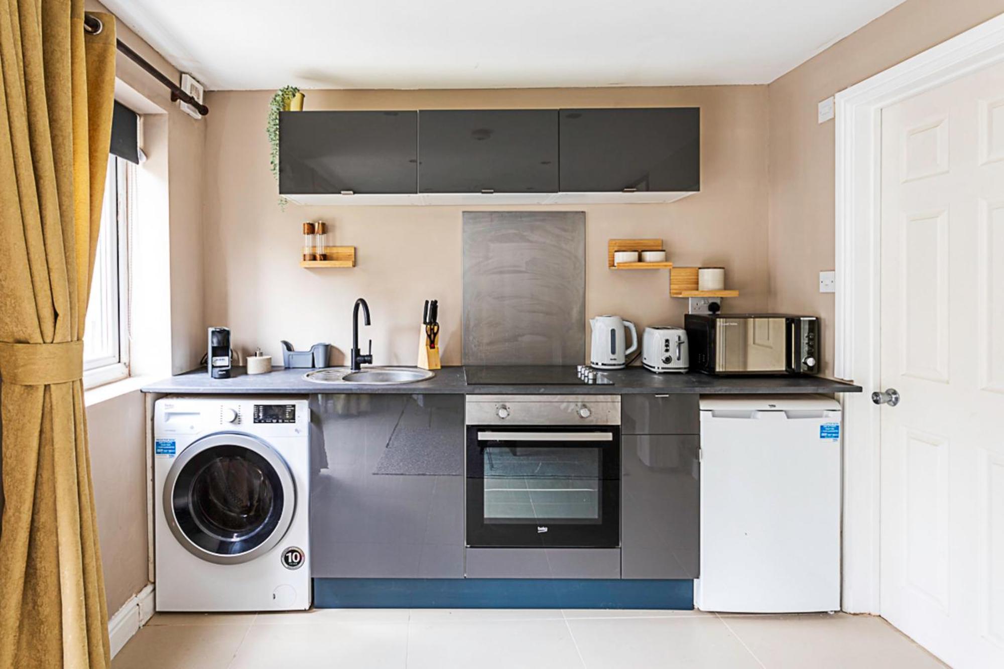 Apartment Charming Garden Studio London