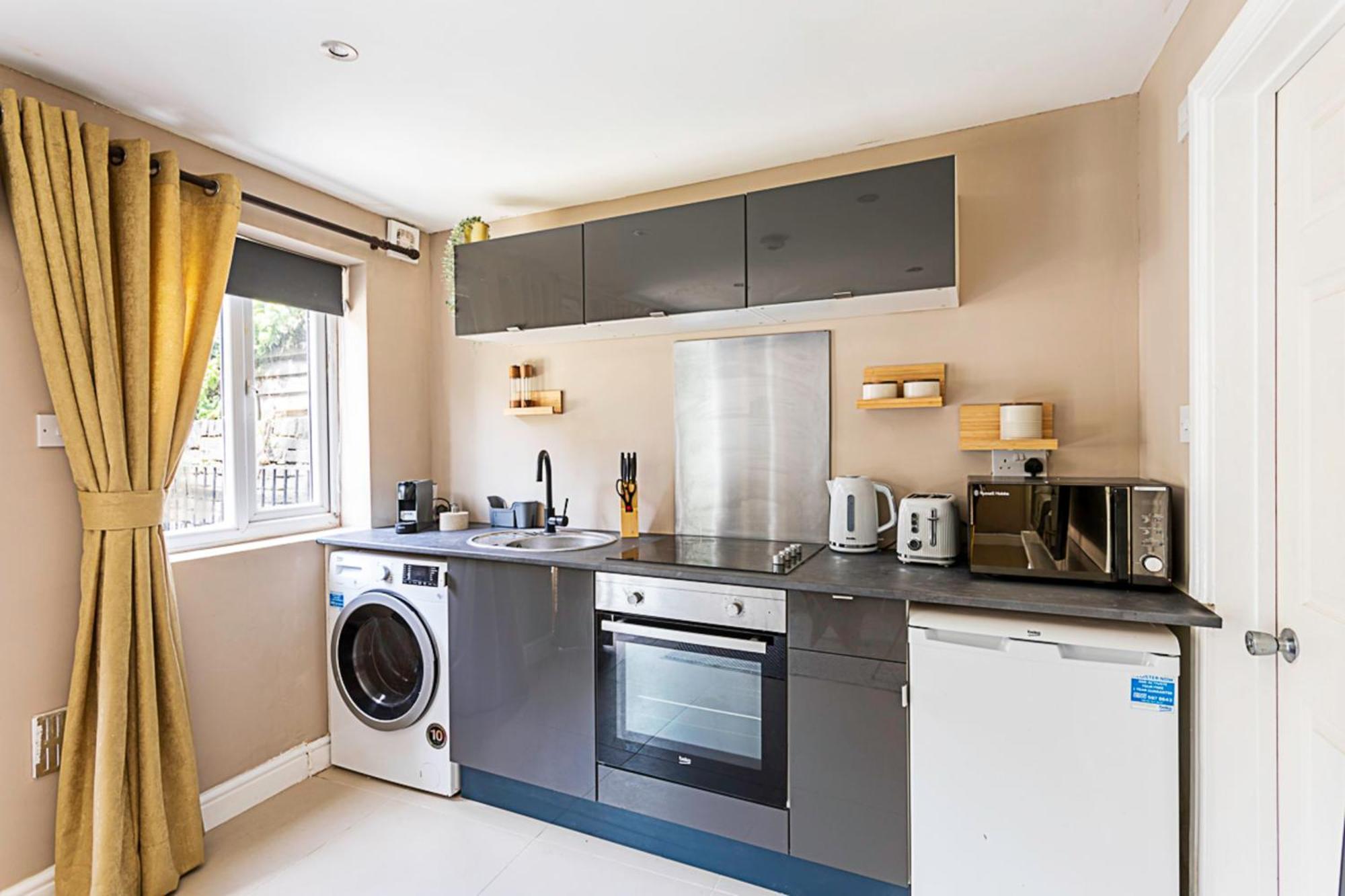 Charming Garden Studio * London