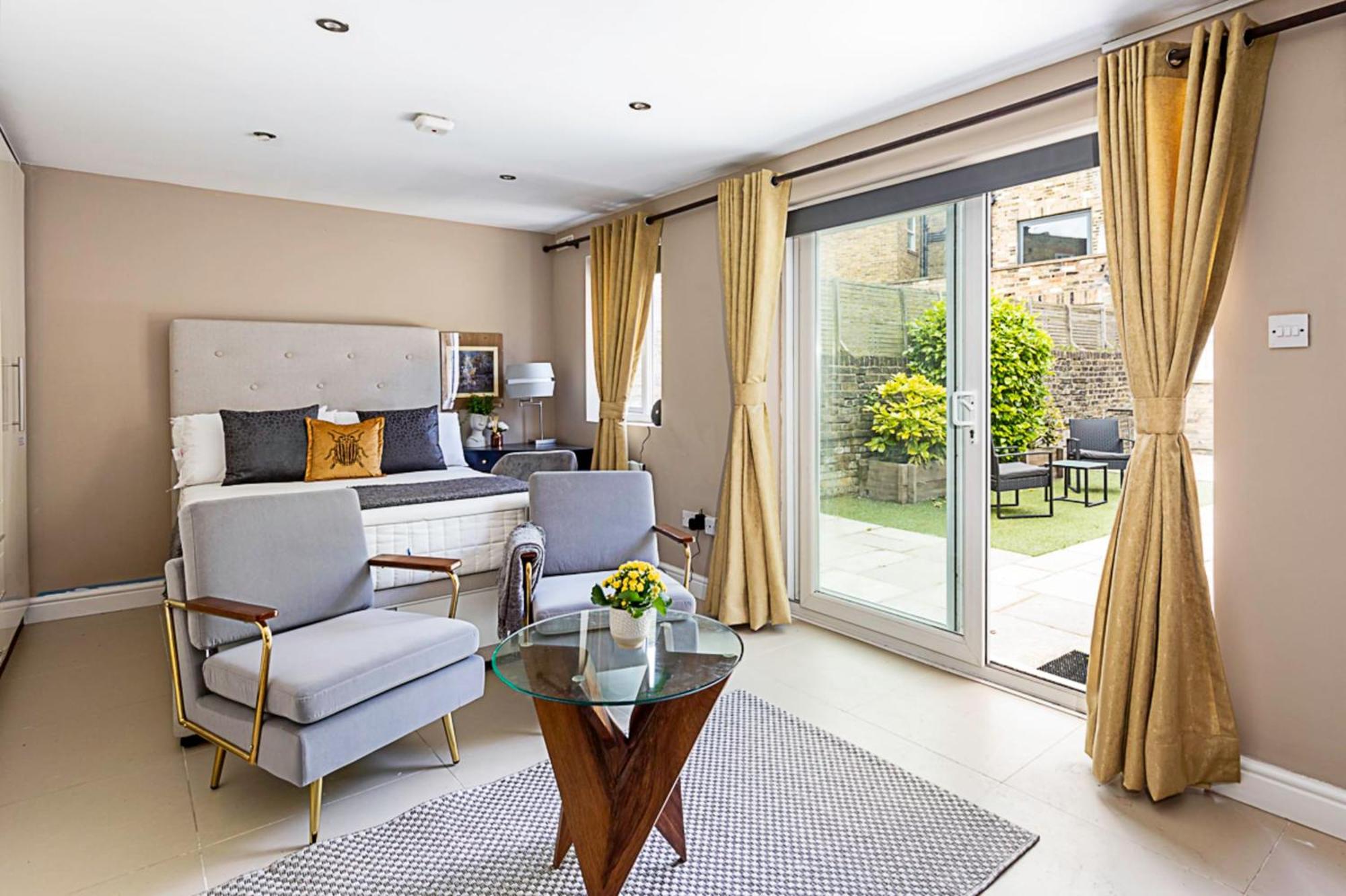 Charming Garden Studio London