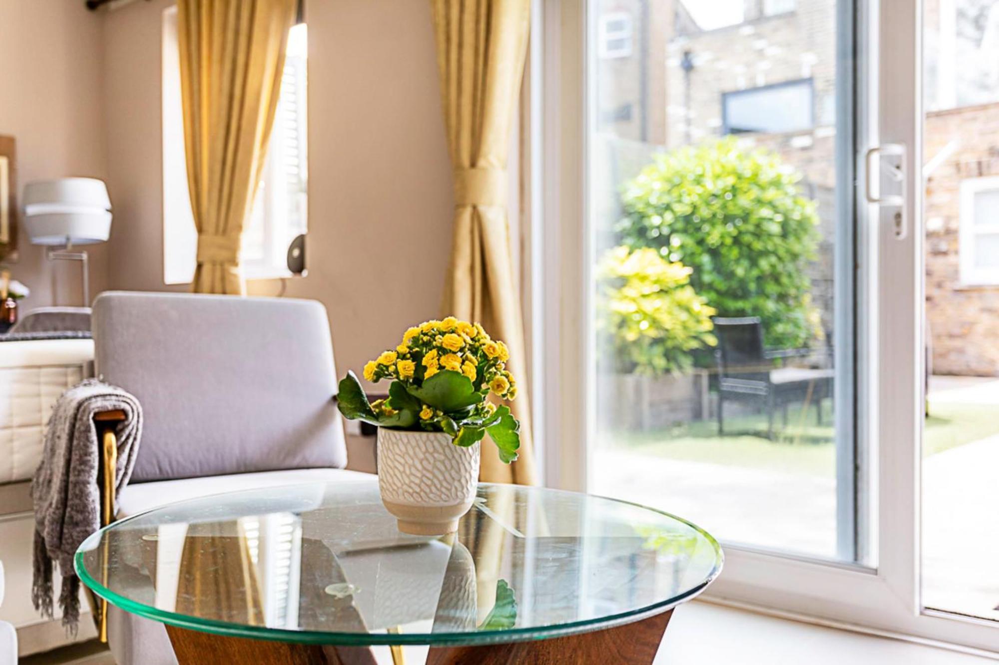 Charming Garden Studio Apartment London