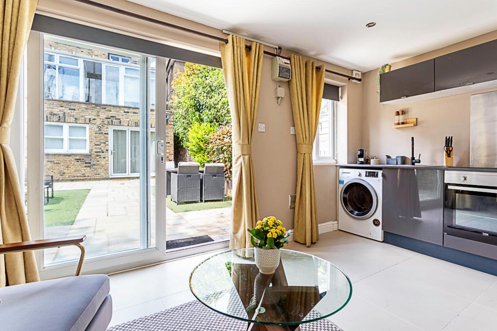 Apartment Charming Garden Studio *
