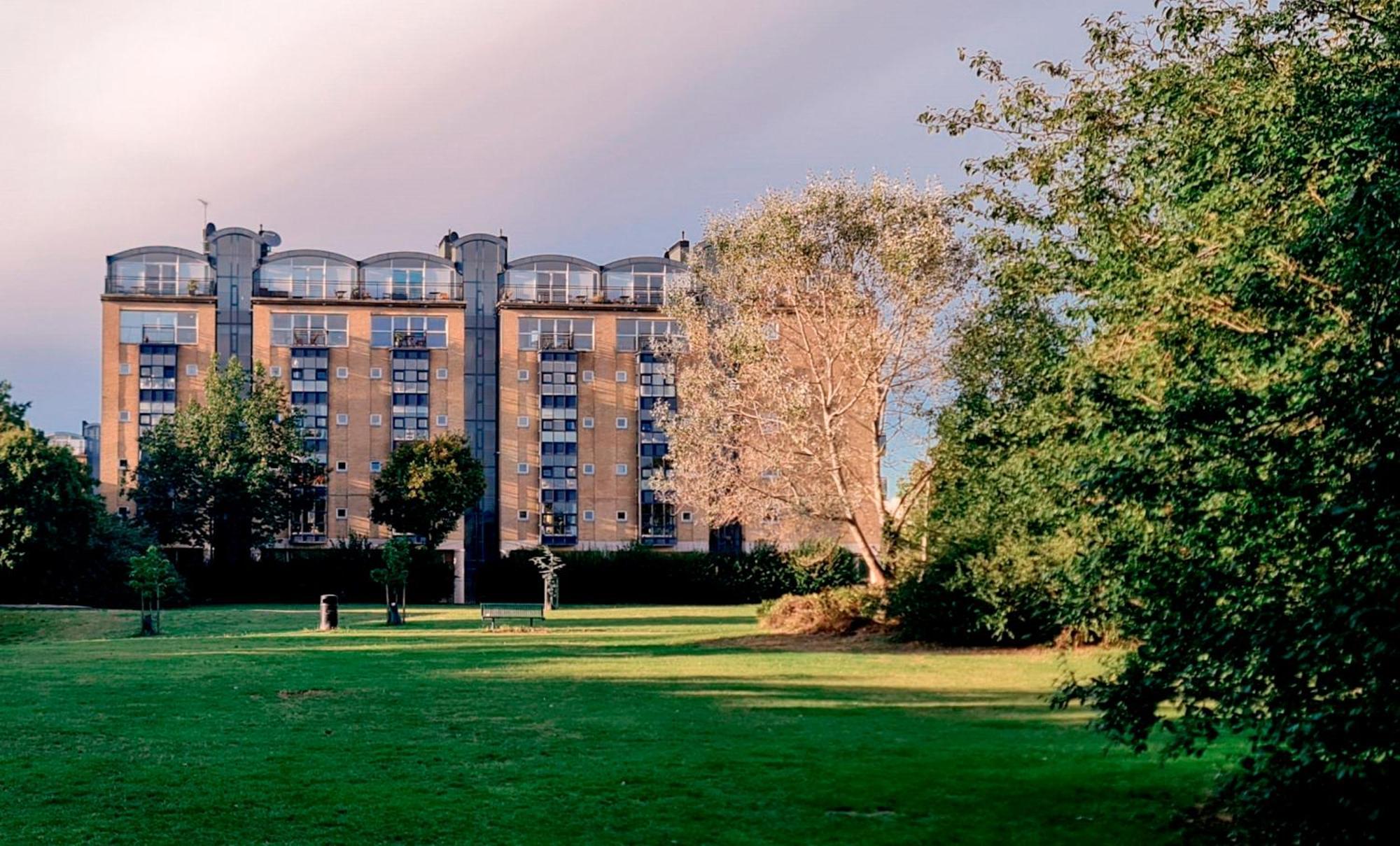 Pad On Thames Apartment London