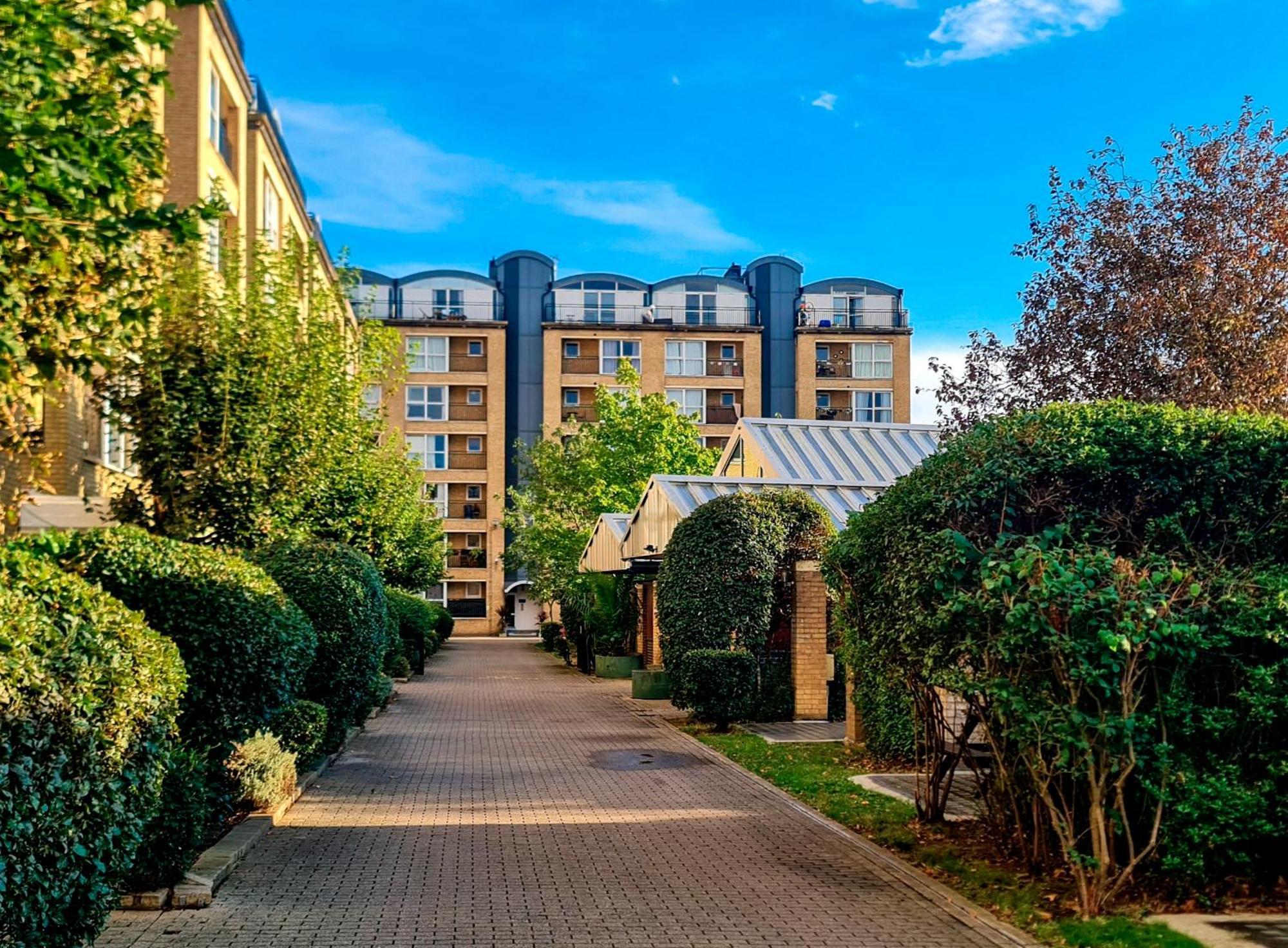 Pad On Thames Apartment London