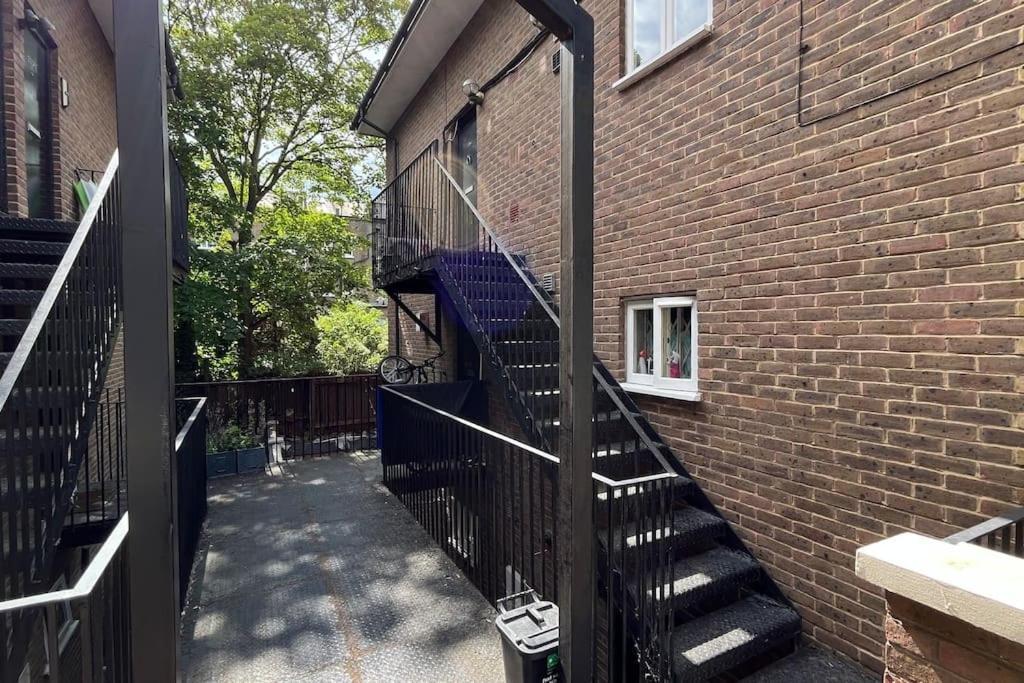 Apartment -air Con- Cute 2bd Flat 1 Min Maida Vale Station! London