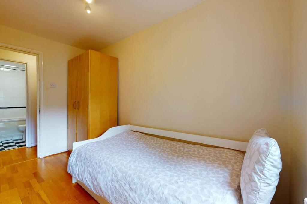 Apartment -air Con- Cute 2bd Flat 1 Min Maida Vale Station!