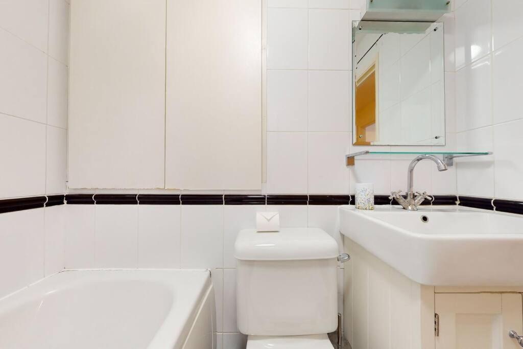 Apartment -air Con- Cute 2bd Flat 1 Min Maida Vale Station!