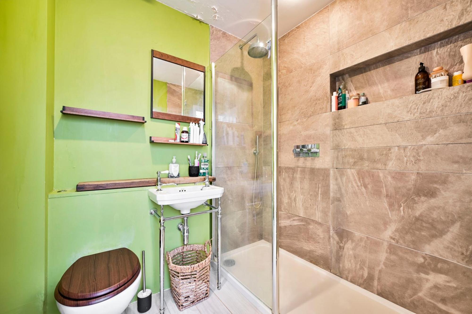 5 Bed House - Fancy - Sleep Up To 12 - * London
