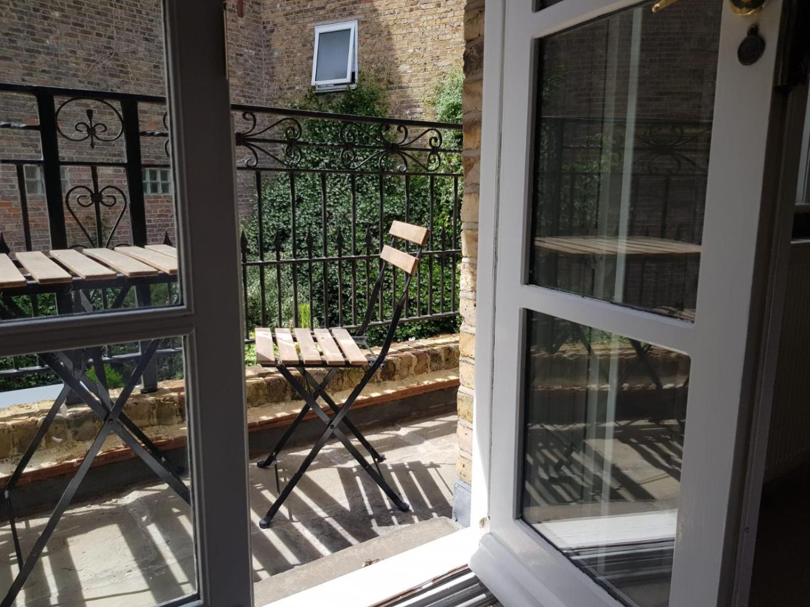 5 Bed House - Fancy - Sleep Up To 12 -