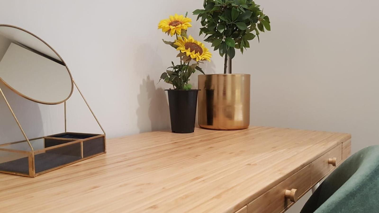 5 Bed House - Fancy - Sleep Up To 12 - London