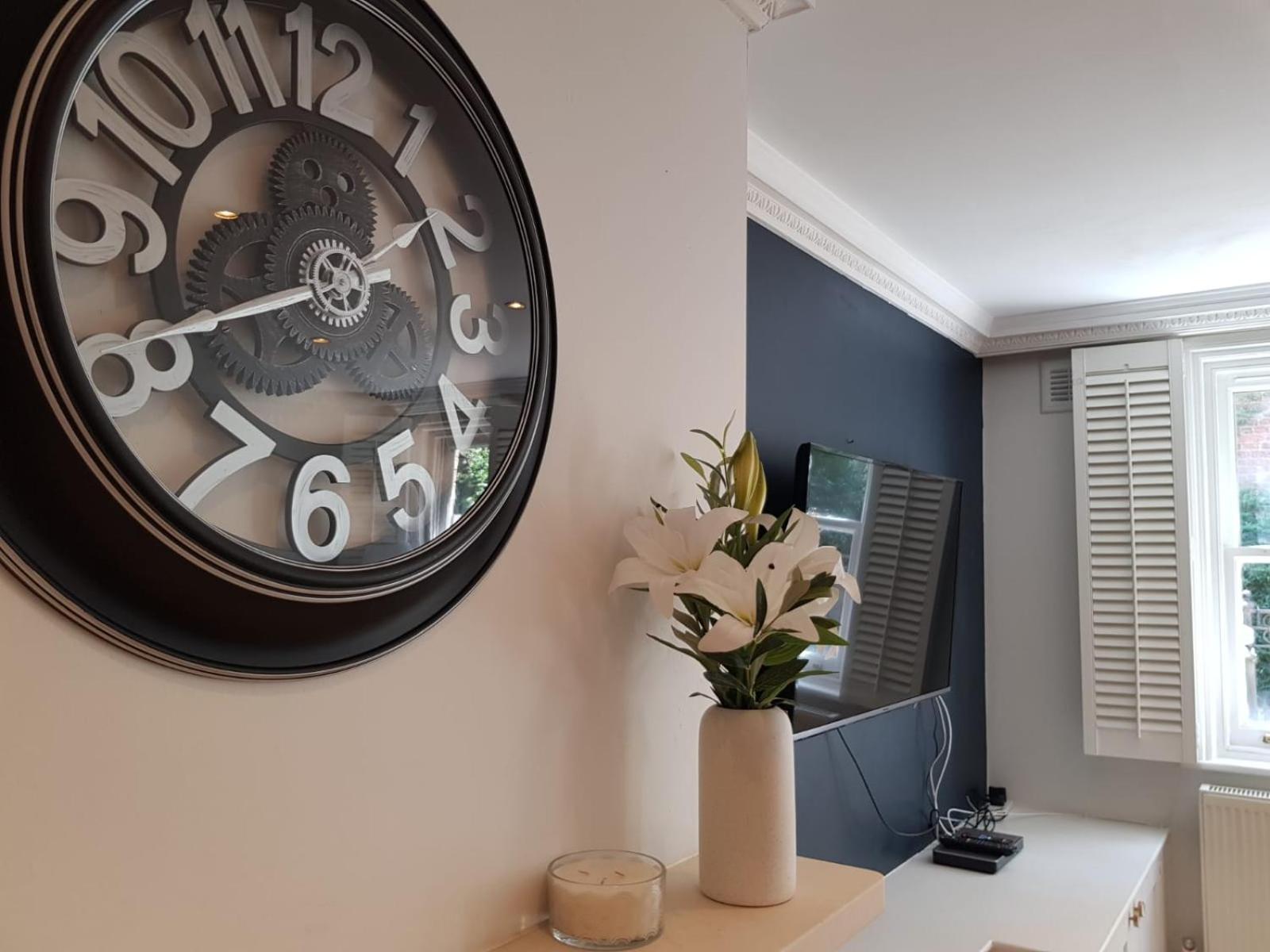 5 Bed House - Fancy - Sleep Up To 12 - *