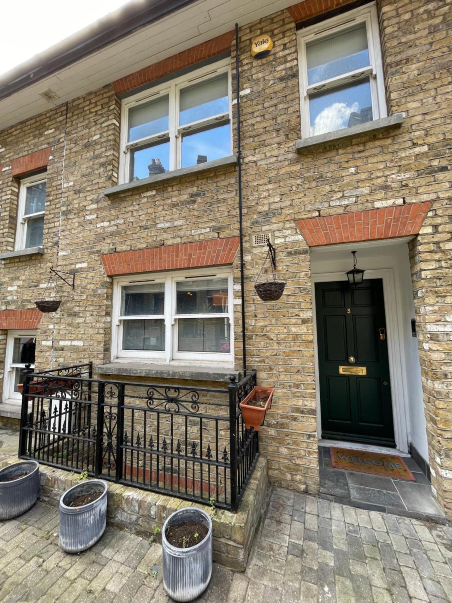 5 Bed House - Fancy - Sleep Up To 12 - Ferienhaus London