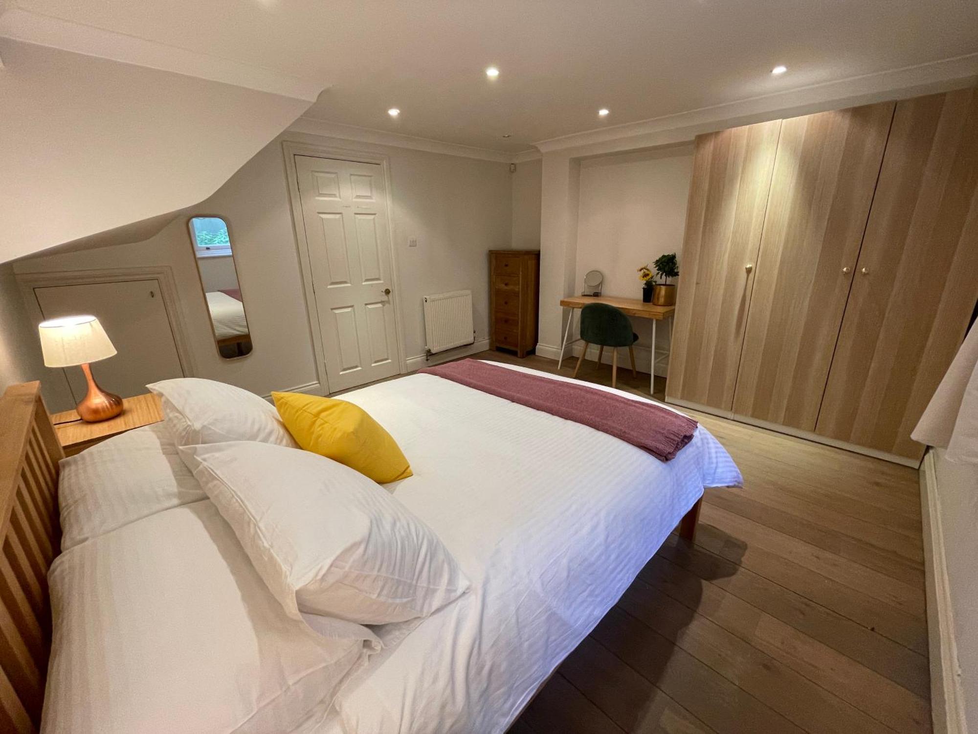 Ferienhaus 5 Bed House - Fancy - Sleep Up To 12 - London