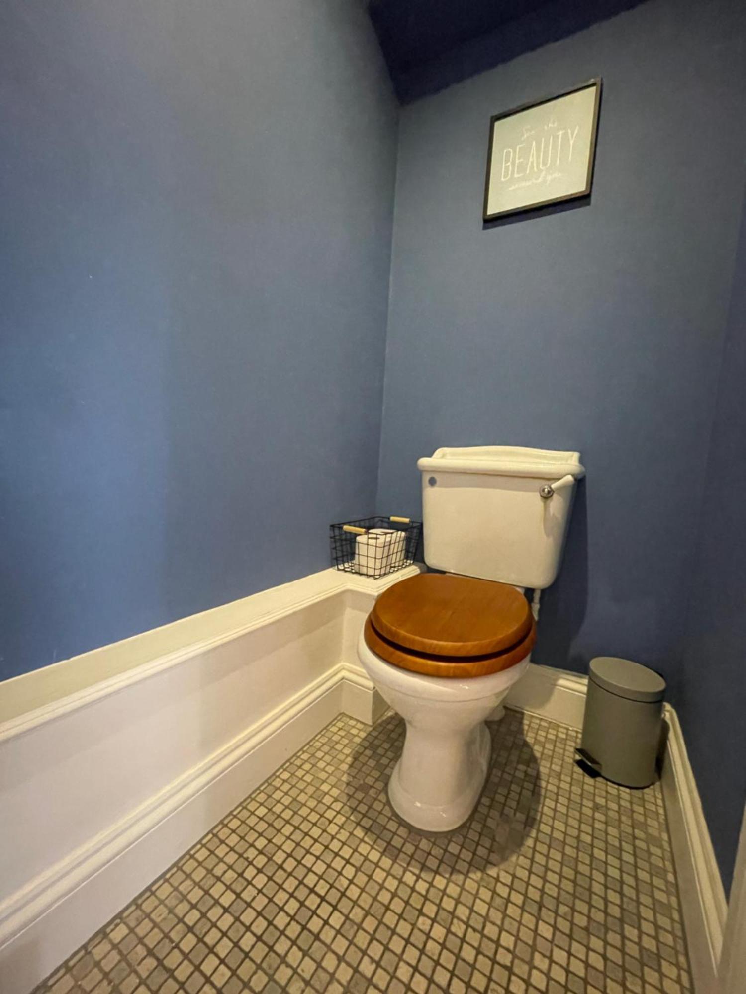 5 Bed House - Fancy - Sleep Up To 12 - Ferienhaus London