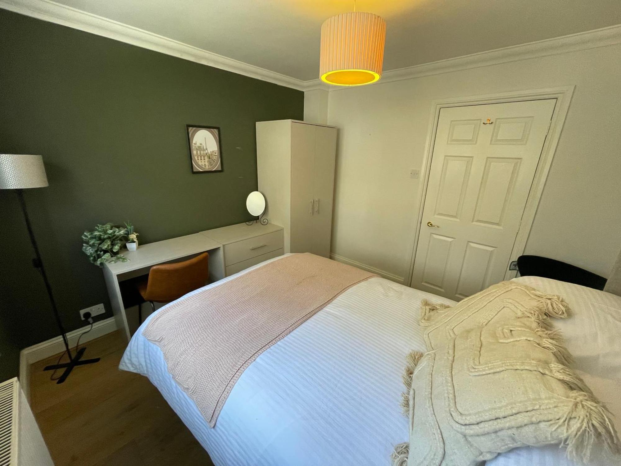 Ferienhaus 5 Bed House - Fancy - Sleep Up To 12 - London