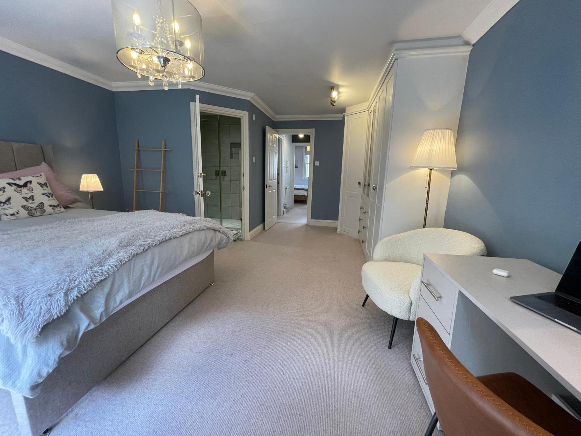 5 Bed House - Fancy - Sleep Up To 12 - Ferienhaus