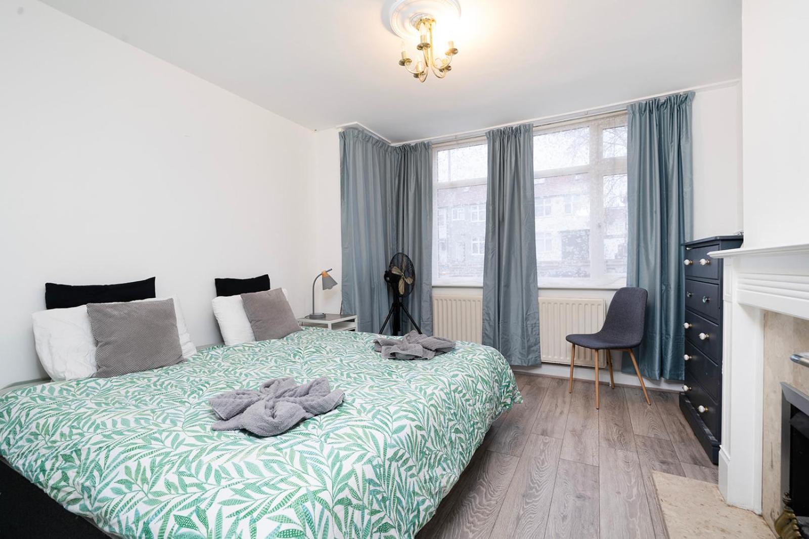 Large 4 Bedroom House With Parking Available Londres