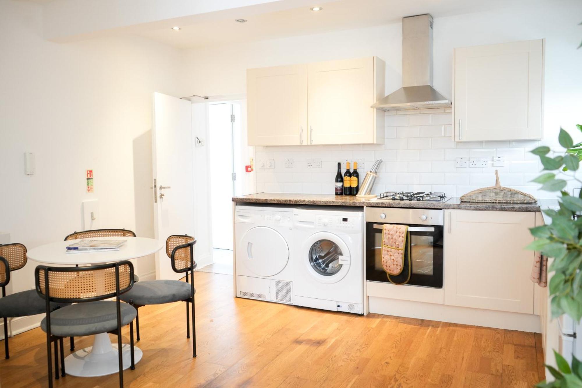 Apartment Fun Energetic Oasis In Islington London