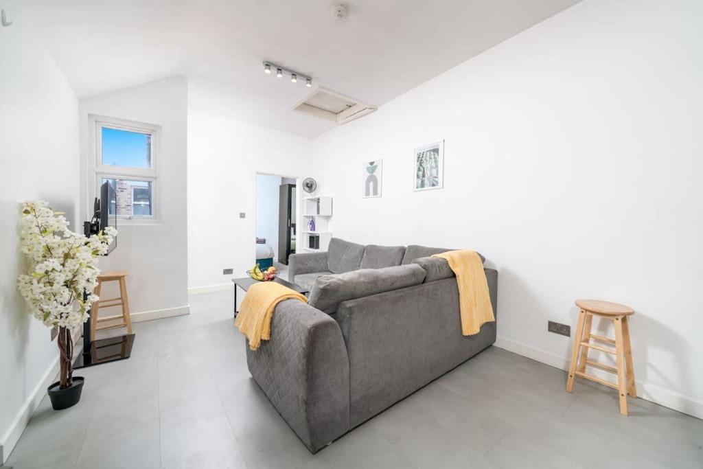 New 3bed Stylish With Amazing Transport * London