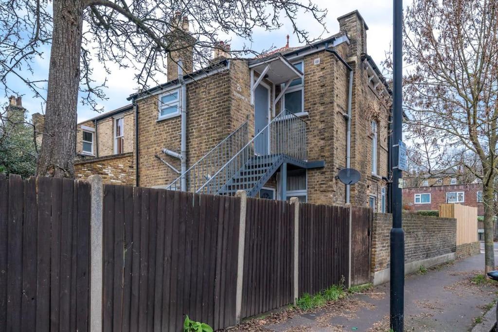 New 3bed Stylish With Amazing Transport Apartment *