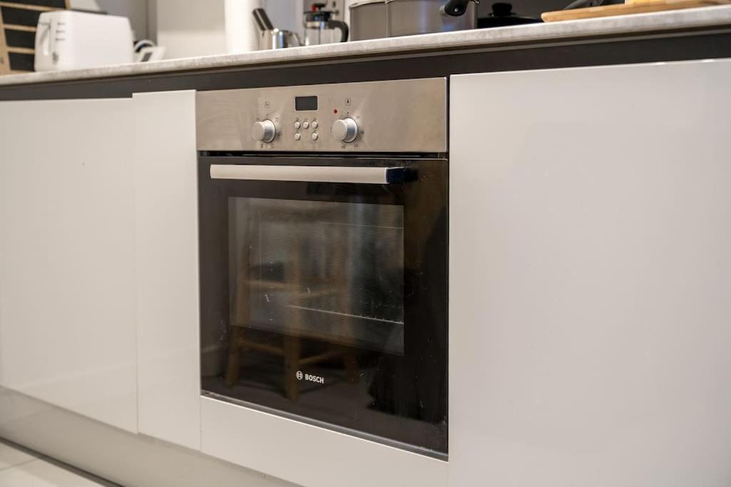 New 3bed Stylish With Amazing Transport London