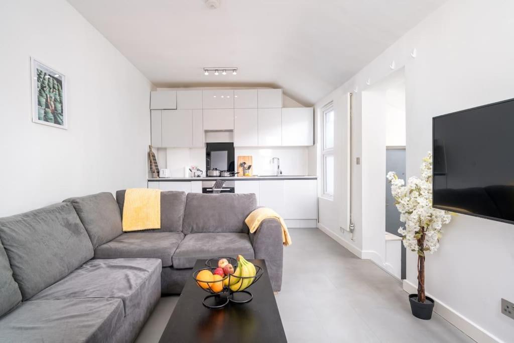 Apartment New 3bed Stylish With Amazing Transport