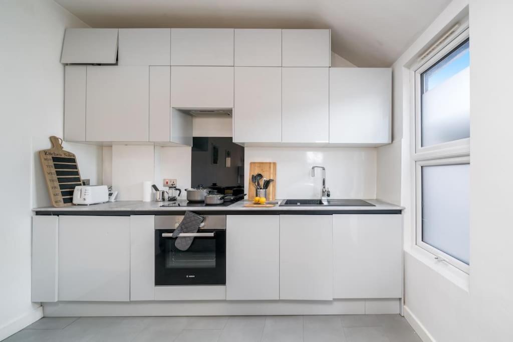 New 3bed Stylish With Amazing Transport Apartment