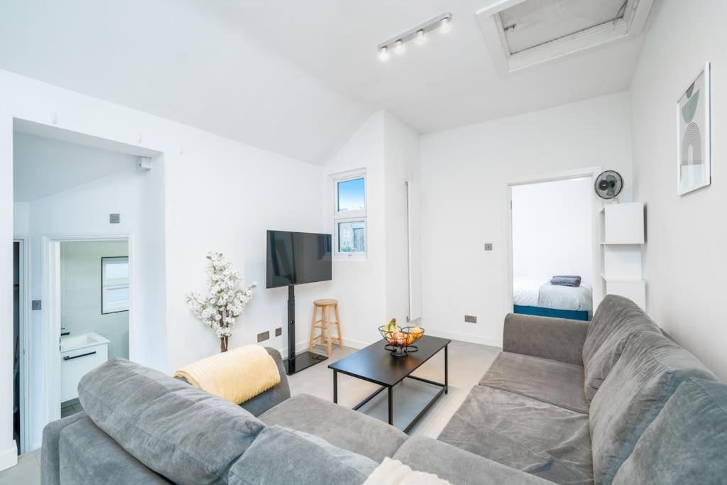 Apartment New 3bed Stylish With Amazing Transport *