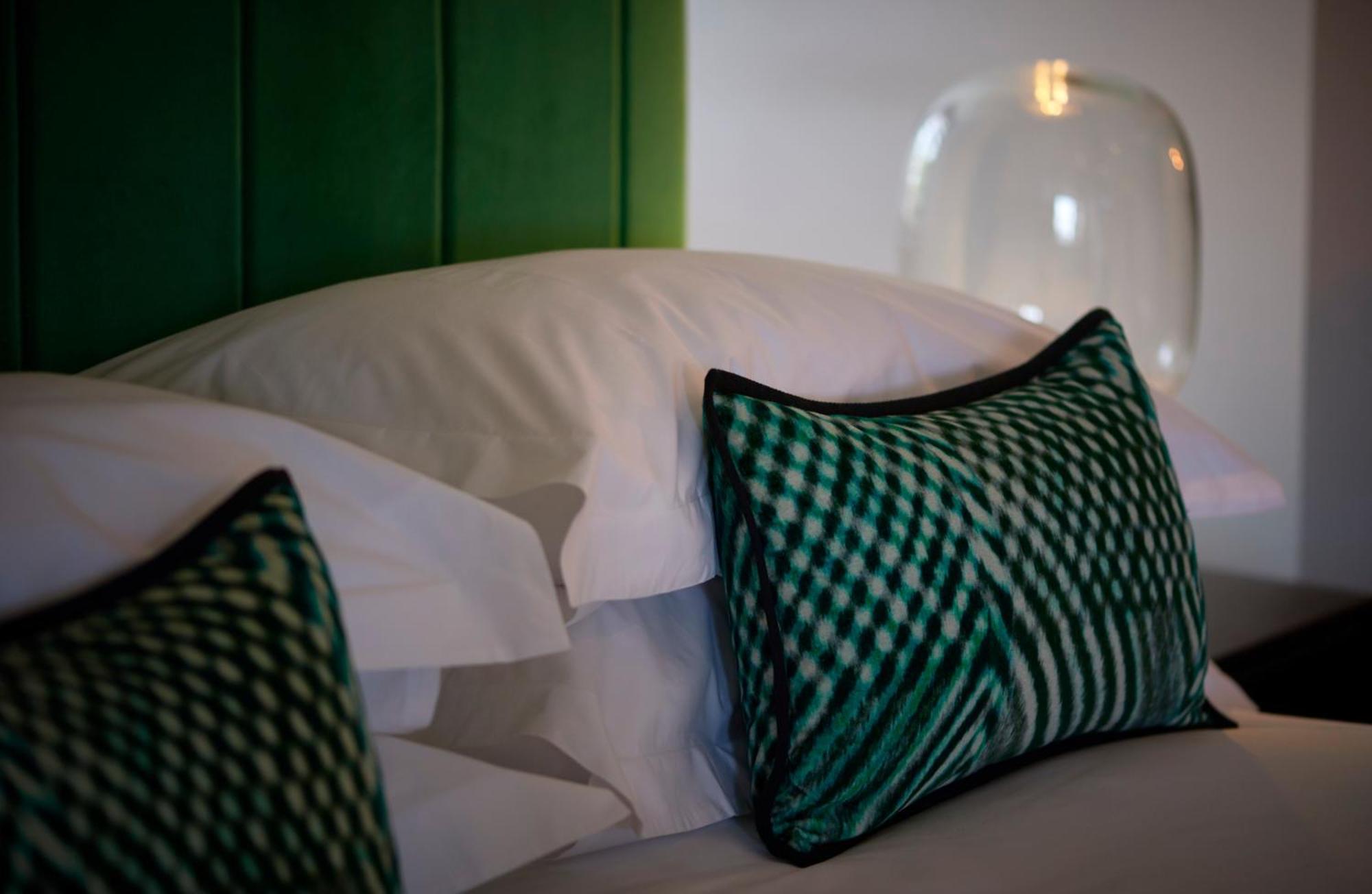The - Putney Hotel