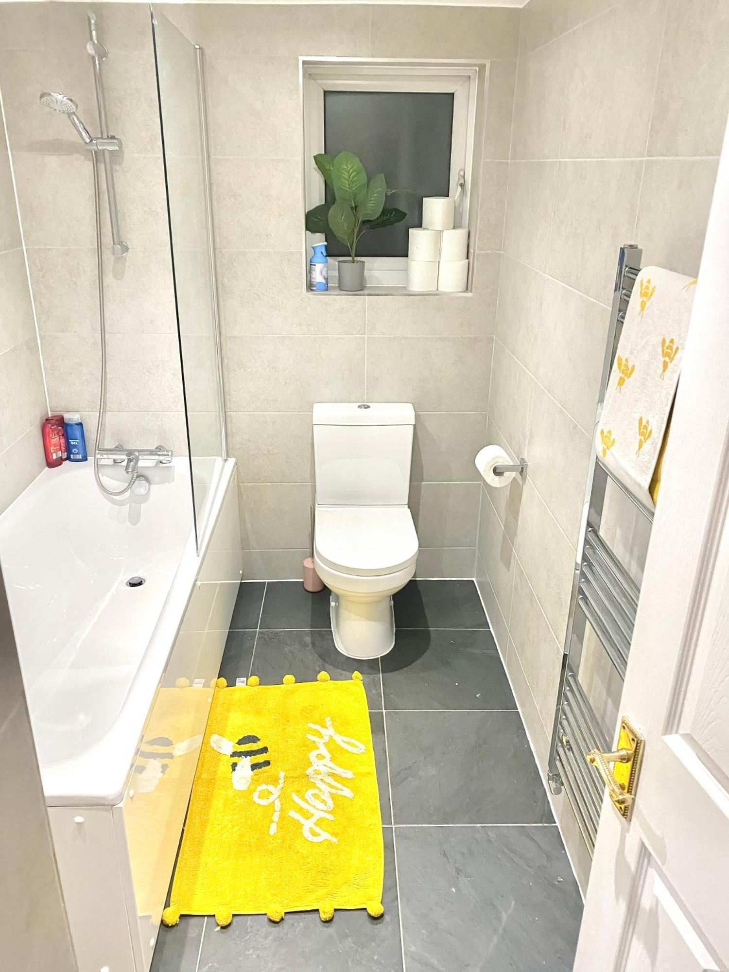 1-bedroom Flat With Small Garden & Paid Parking In Finsbury Park, Highbury London