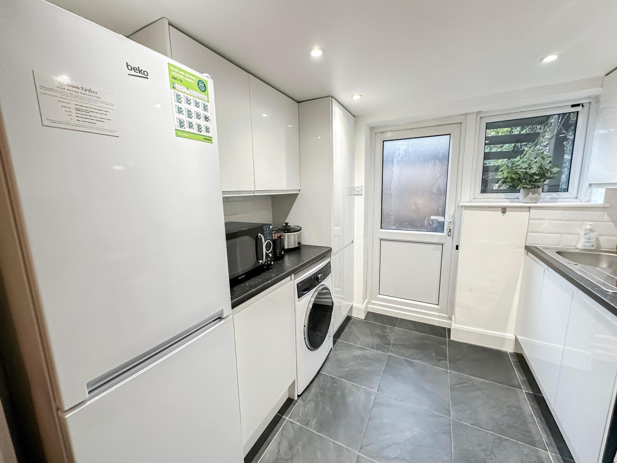 1-bedroom Flat With Small Garden & Paid Parking In Finsbury Park, Highbury Apartment London
