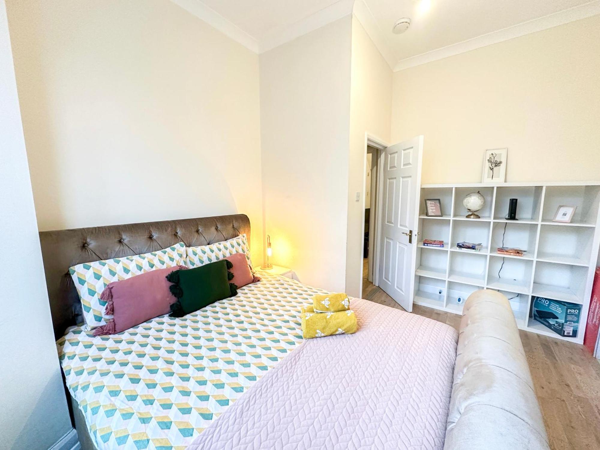 1-bedroom Flat With Small Garden & Paid Parking In Finsbury Park, Highbury London