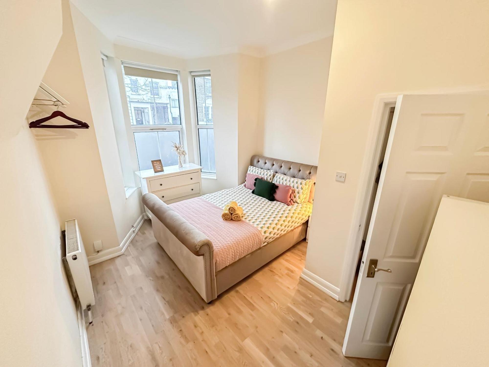 Apartment 1-bedroom Flat With Small Garden & Paid Parking In Finsbury Park, Highbury *