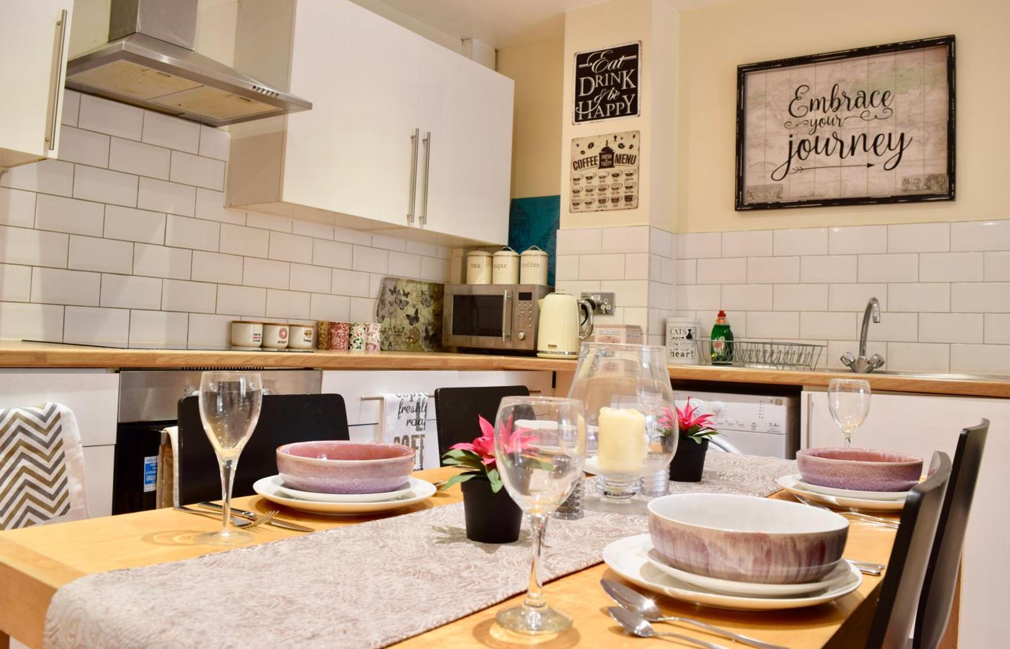 Stylish And Homely 4 Bedroom In East * London
